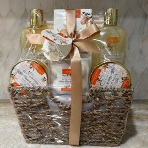 Lovery White Rose & Jasmine Bath Gift Set Shower Gel Bubble Bath Lotion Scrub